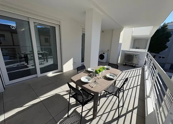 Leon * Roseto degli Abruzzi