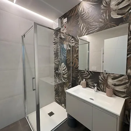 Leon רוזטו דליי אברוצי