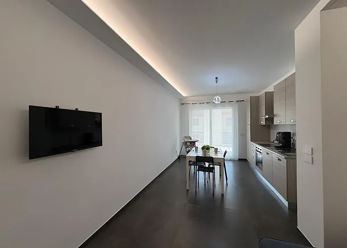 Leon * רוזטו דליי אברוצי